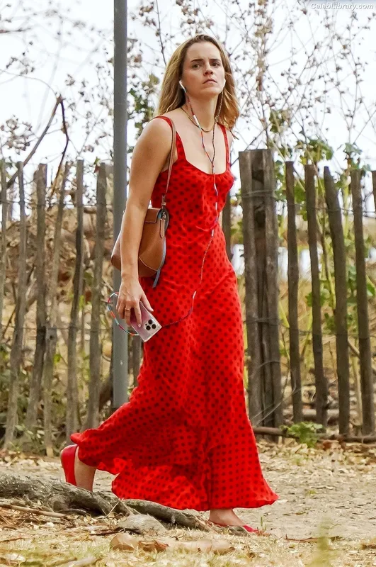 Emma Watson photo 2 of 1883