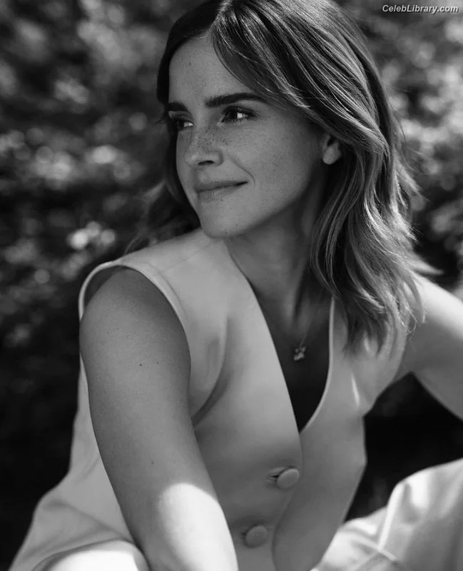 Emma Watson photo 5 of 1883