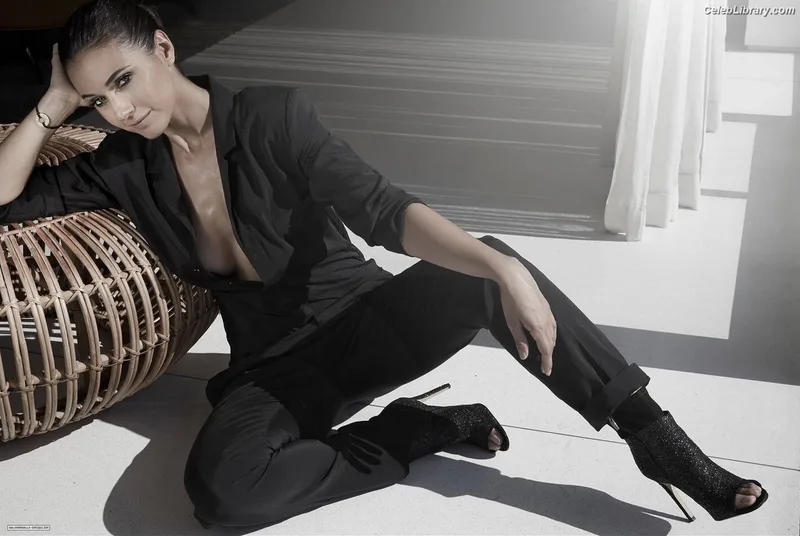 Emmanuelle Chriqui photo 5 of 400