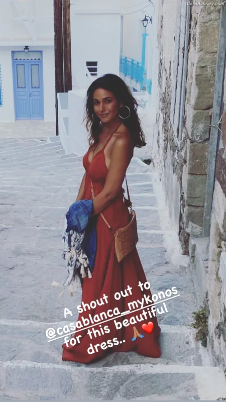 Emmanuelle Chriqui photo 3 of 400