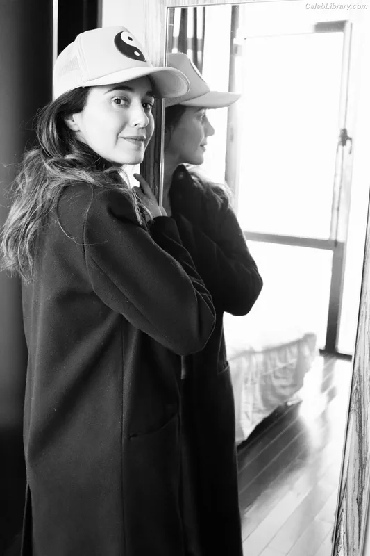 Emmanuelle Chriqui photo 14 of 400