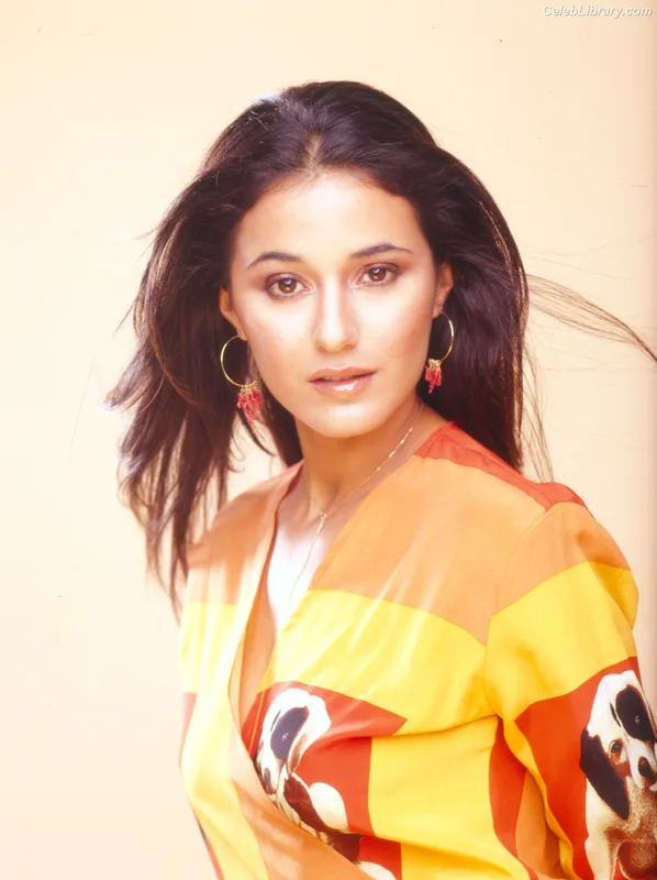 Emmanuelle Chriqui photo 15 of 400