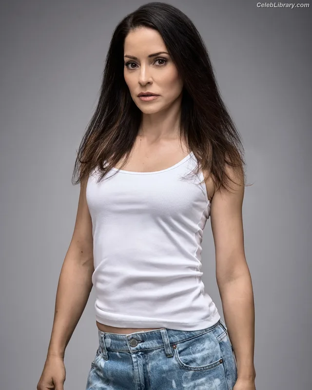 Emmanuelle Vaugier photo 3 of 21