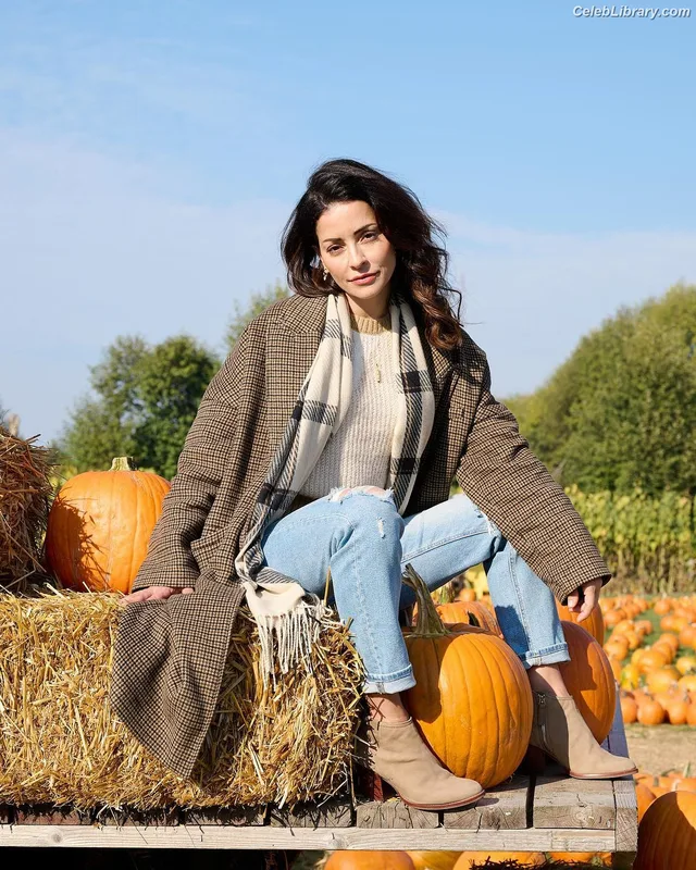 Emmanuelle Vaugier photo 5 of 21