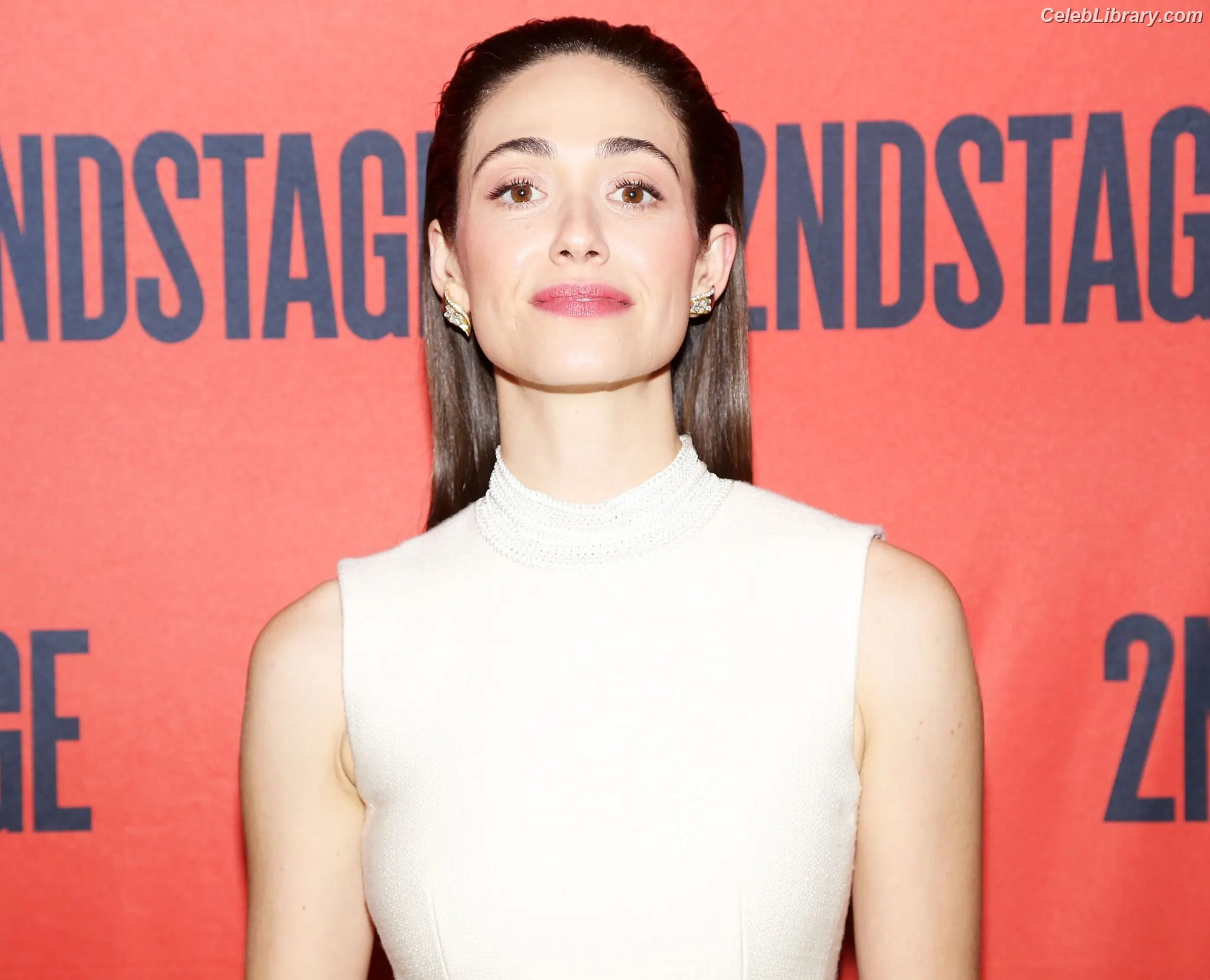 Emmy Rossum photo 10 of 531