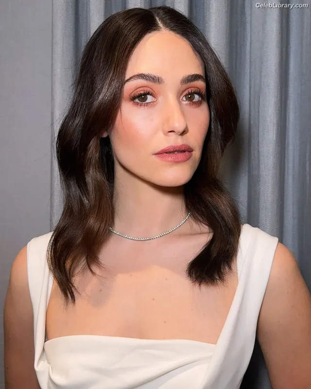 Emmy Rossum photo 5 of 531