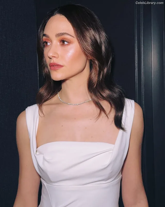 Emmy Rossum photo 8 of 531