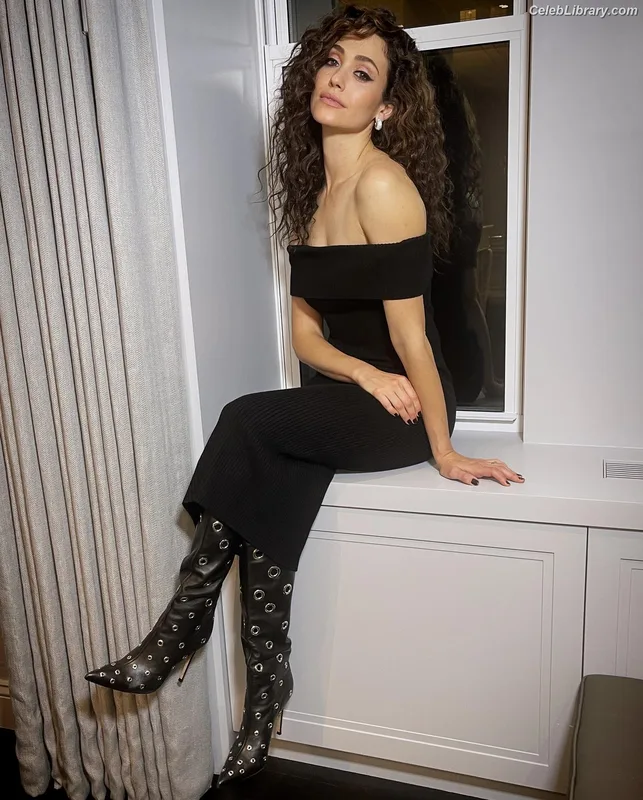 Emmy Rossum photo 16 of 531