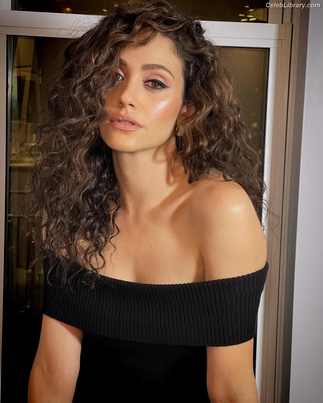 Emmy Rossum photo 21 of 531