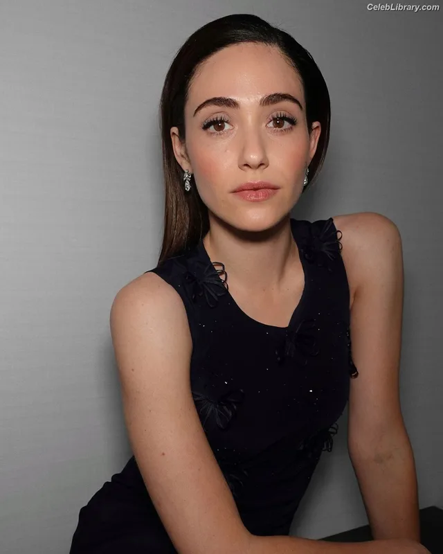 Emmy Rossum photo 4 of 531