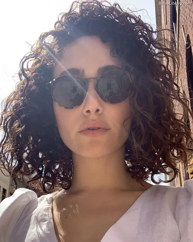 Emmy Rossum photo 10 of 531