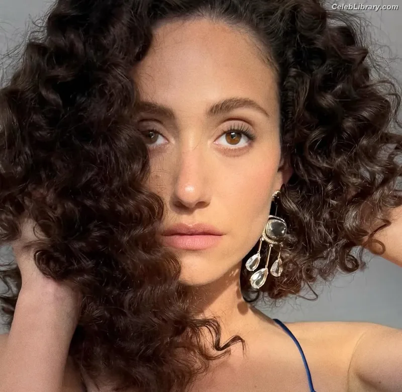Emmy Rossum photo 13 of 531