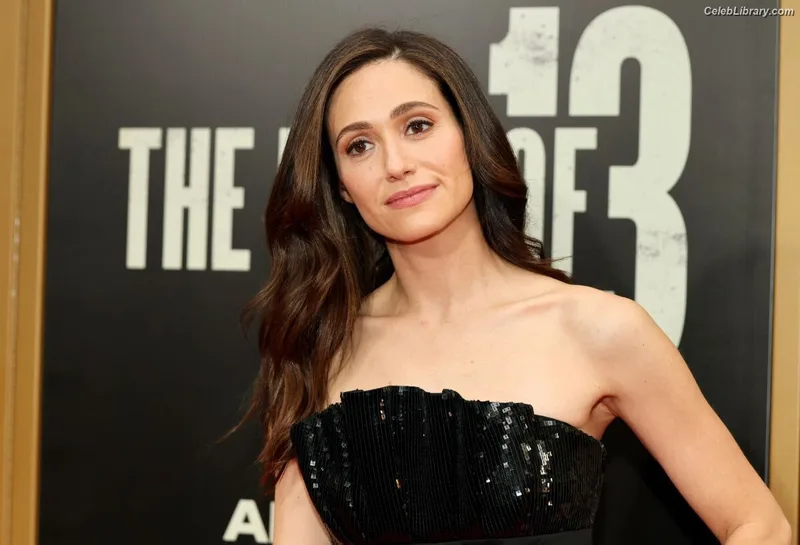 Emmy Rossum photo 16 of 531