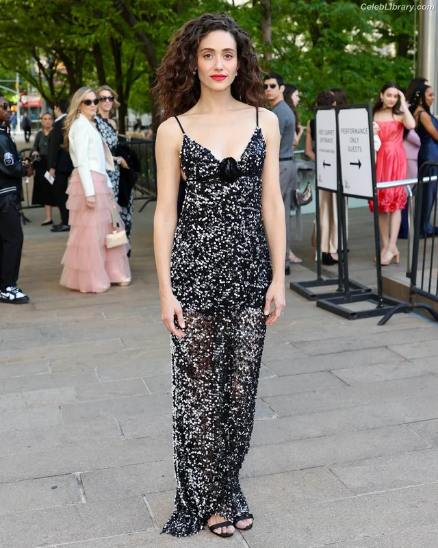 Emmy Rossum photo 1 of 531