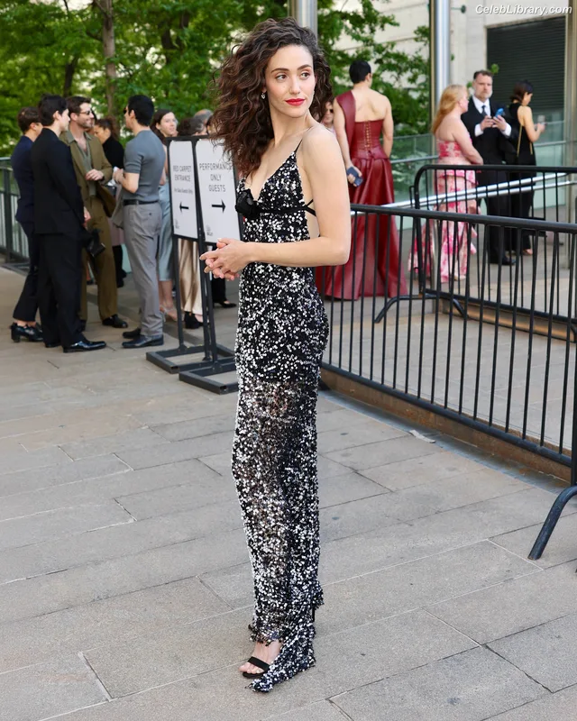 Emmy Rossum photo 2 of 531