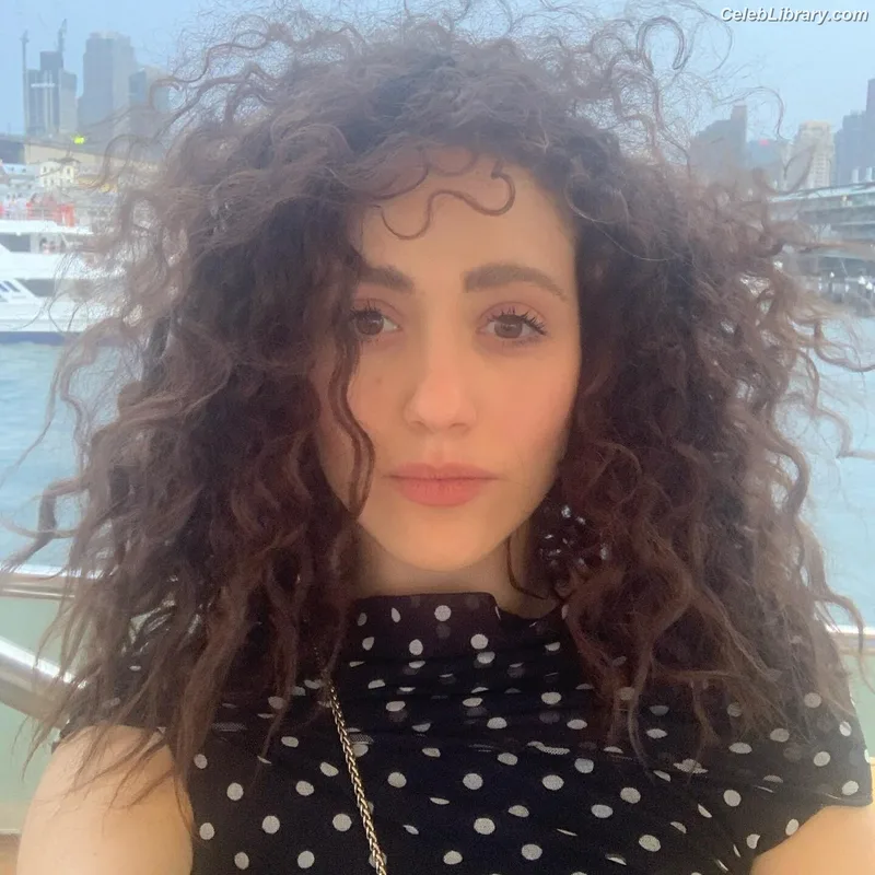 Emmy Rossum photo 11 of 531