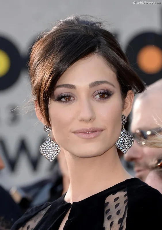 Emmy Rossum photo 17 of 531