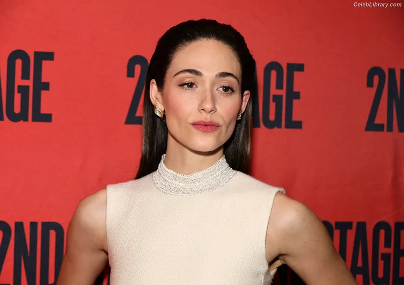 Emmy Rossum photo 21 of 531