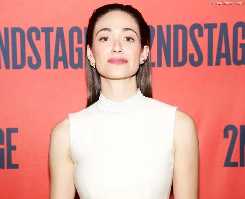 Emmy Rossum photo 10 of 531