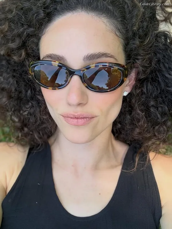 Emmy Rossum photo 17 of 531