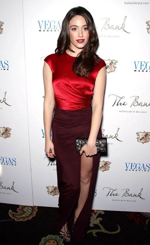 Emmy Rossum photo 11 of 531