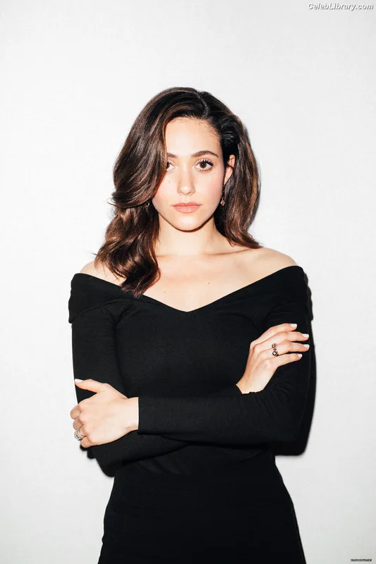 Emmy Rossum photo 17 of 531