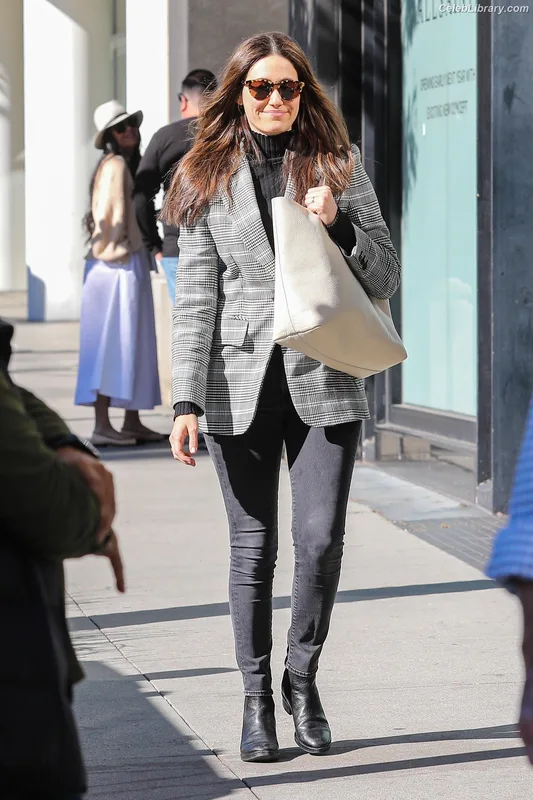 Emmy Rossum photo 19 of 531