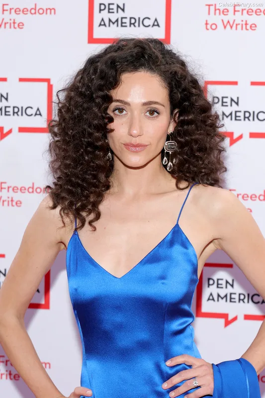 Emmy Rossum photo 21 of 531
