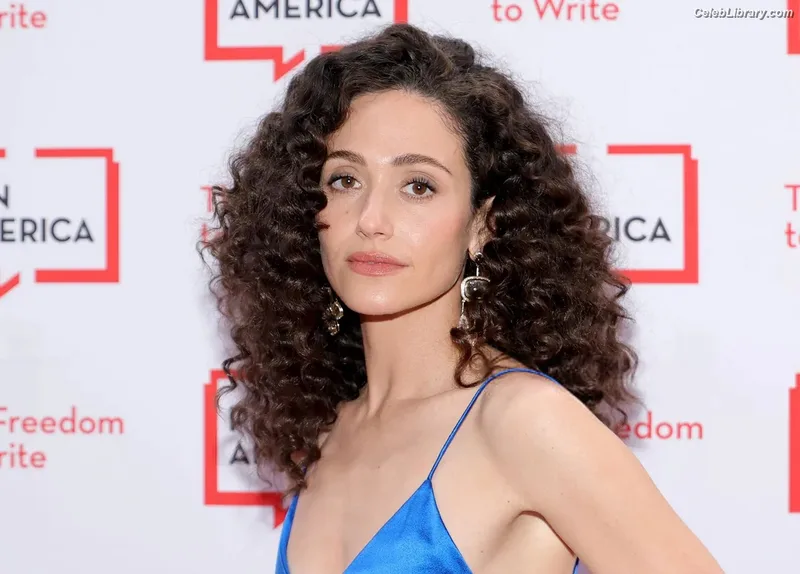 Emmy Rossum photo 6 of 531