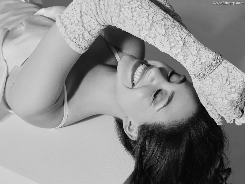 Emmy Rossum photo 18 of 531