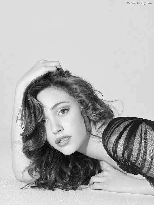 Emmy Rossum photo 20 of 531