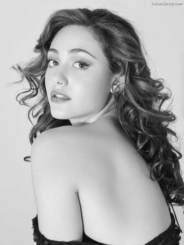 Emmy Rossum photo 22 of 531