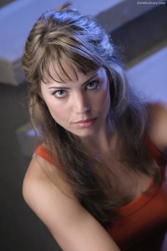 Erica Durance photo 8 of 56