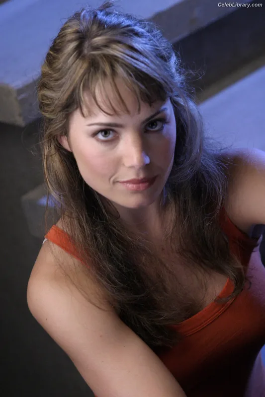 Erica Durance photo 9 of 56