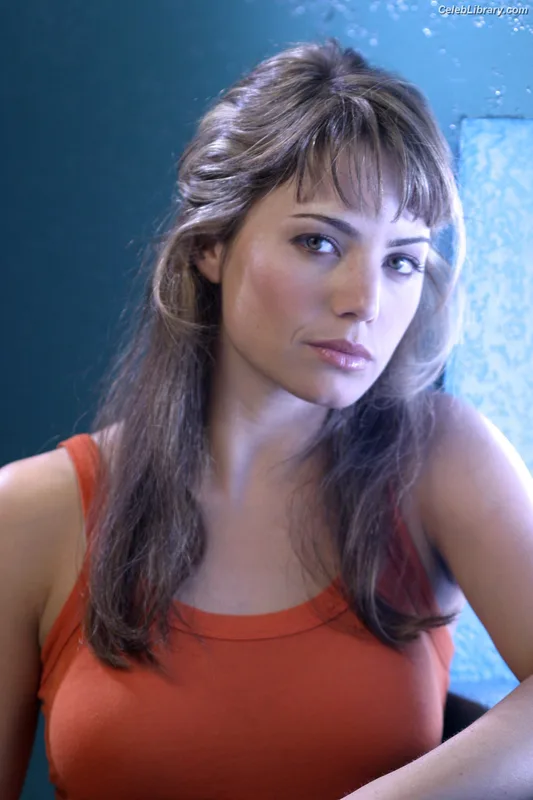 Erica Durance photo 13 of 56