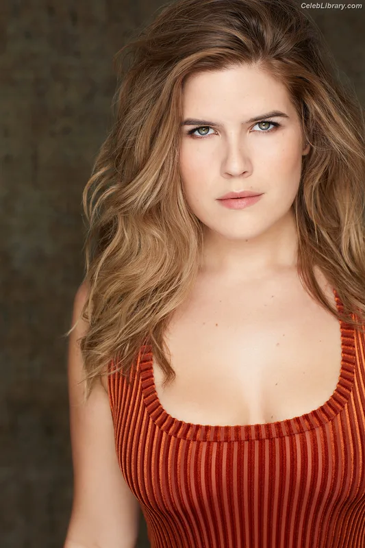 Erica Lindbeck photo 2 of 210