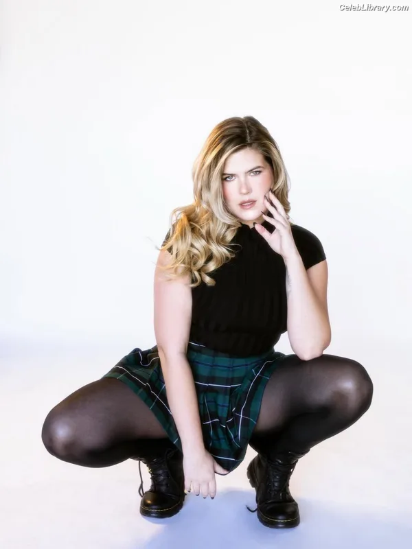Erica Lindbeck photo 5 of 210