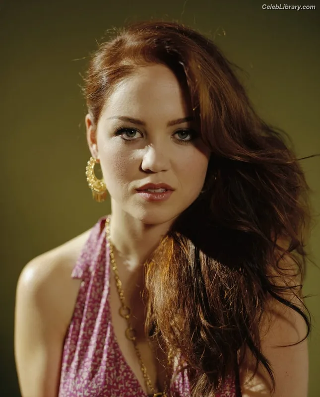 Erika Christensen photo 16 of 36