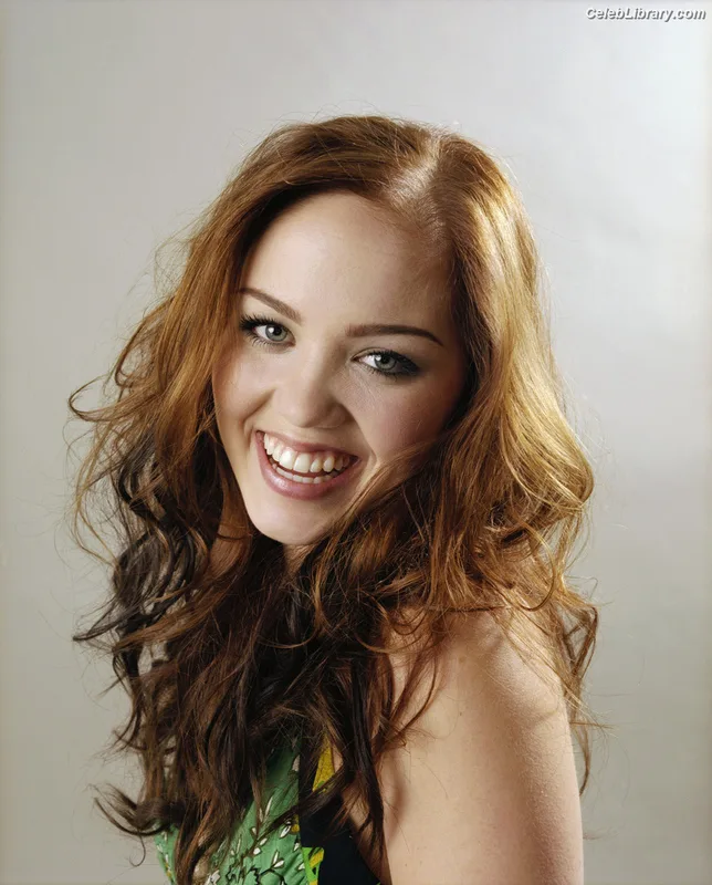 Erika Christensen photo 21 of 36