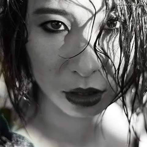 Erika Ishii photo 14 of 332