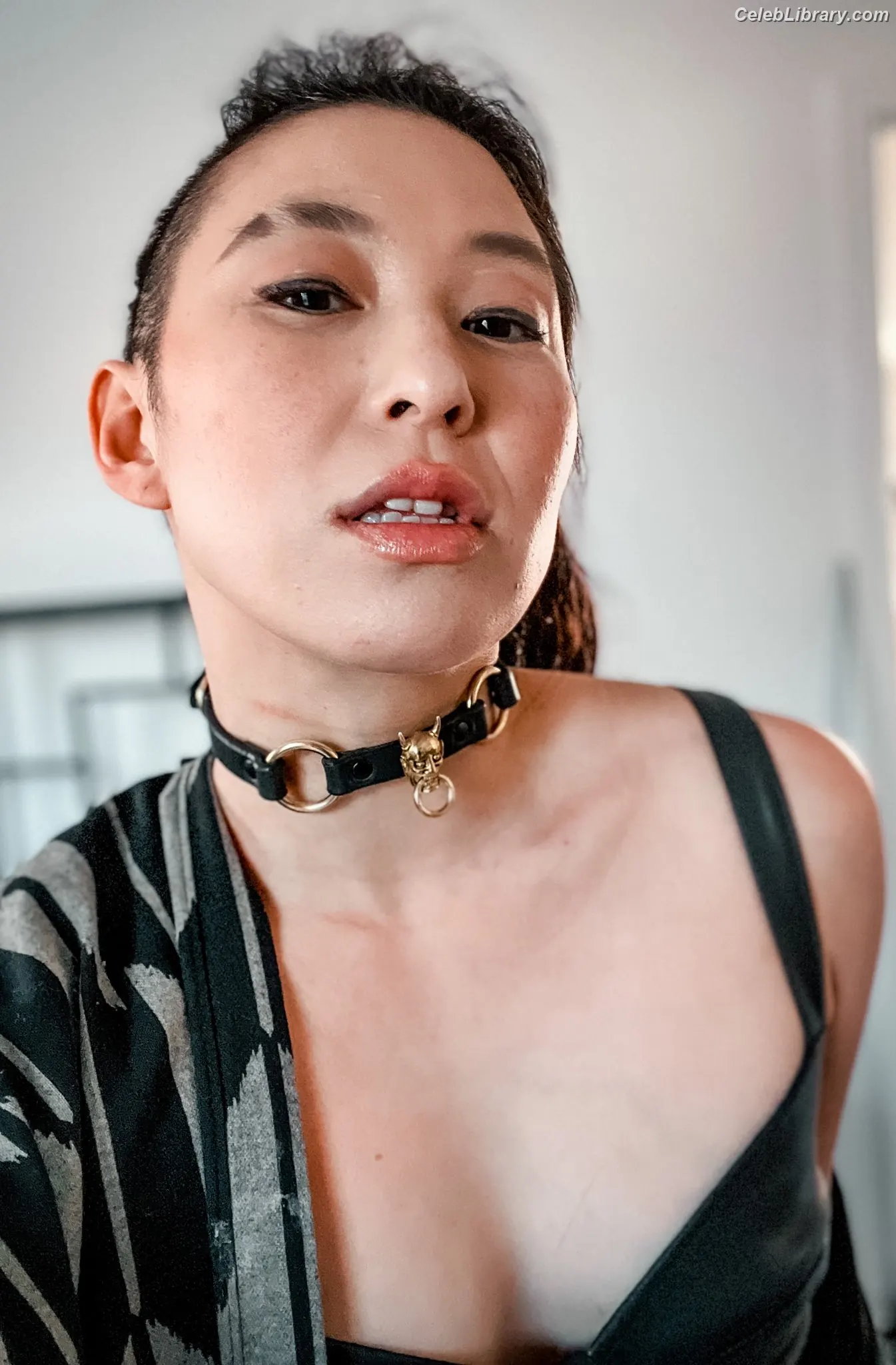 Erika Ishii photo 12 of 332