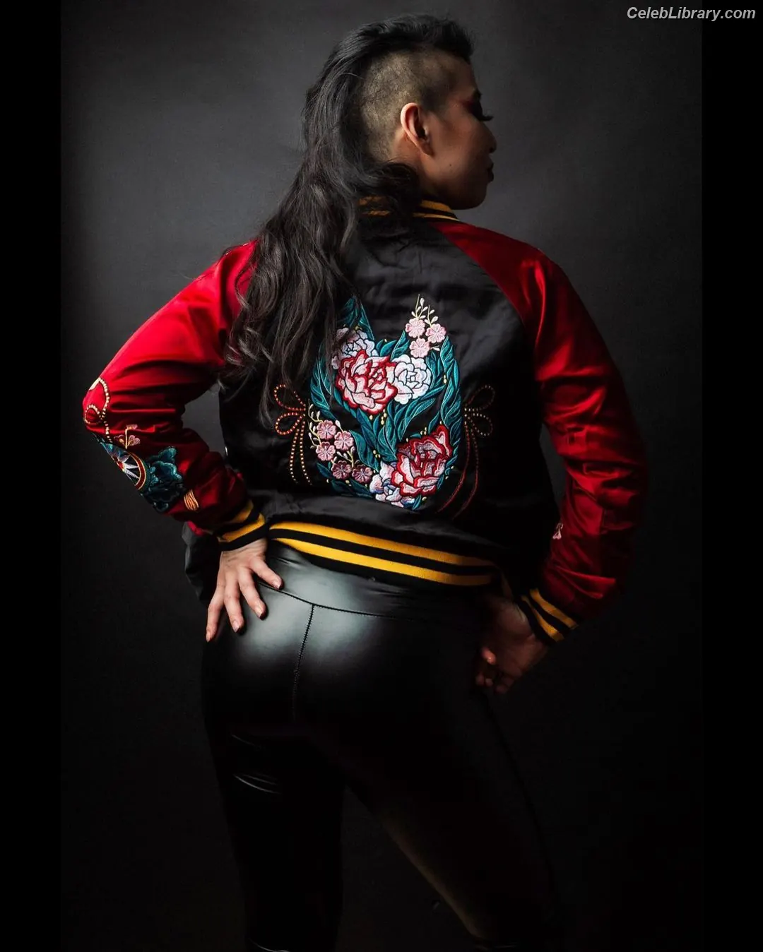 Erika Ishii photo 18 of 332