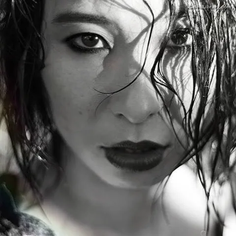 Erika Ishii photo 14 of 333
