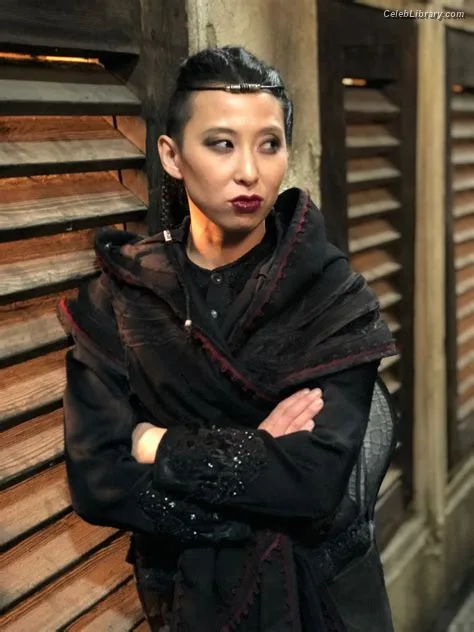 Erika Ishii photo 4 of 333