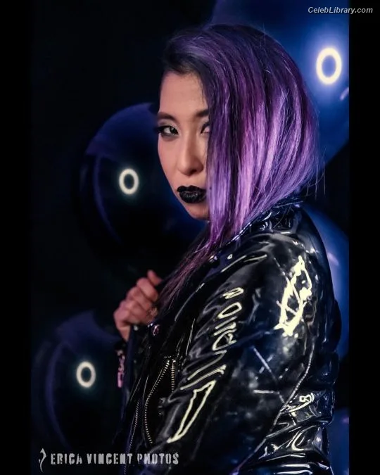 Erika Ishii photo 6 of 333