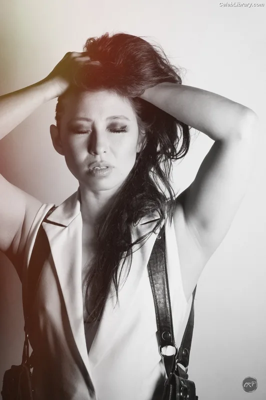 Erika Ishii photo 22 of 333