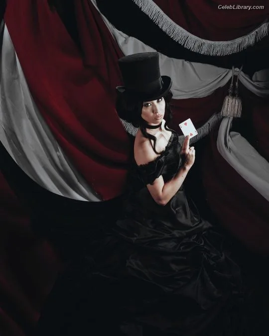 Erika Ishii photo 16 of 333