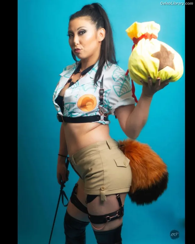 Erika Ishii photo 4 of 333
