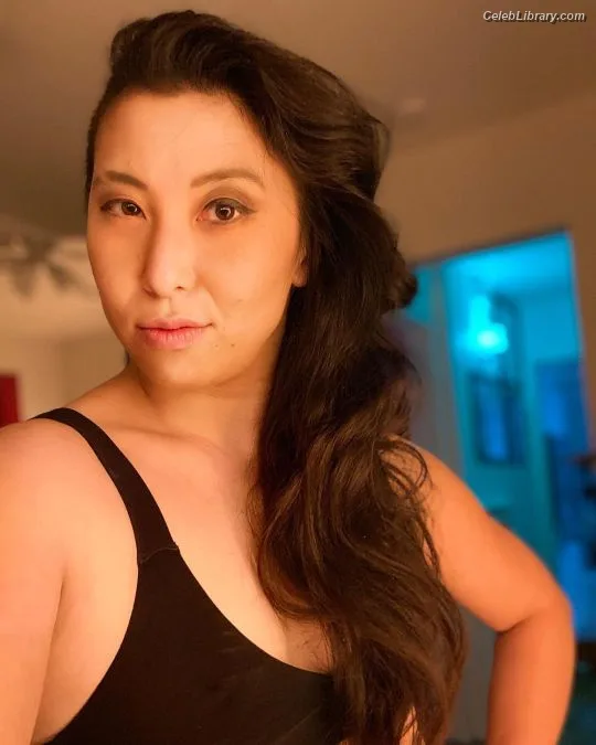 Erika Ishii photo 5 of 333