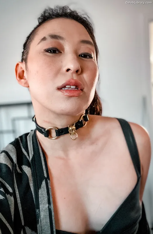Erika Ishii photo 12 of 333